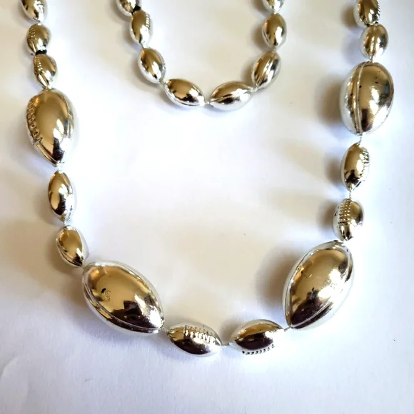 COPY - VTG Fashion Sports Jewelry Unisex Silvertone Football Necklace Sports Fa… - Picture 3 of 5